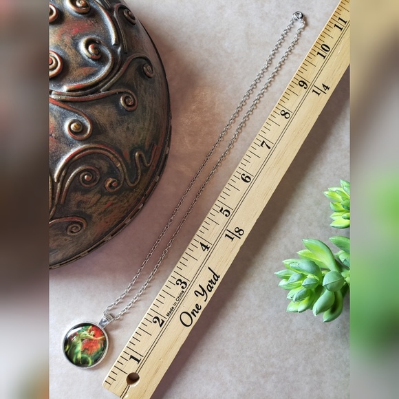 🧜‍♀️ NEW Mermaid Cabochon Necklace - Picture 5 of 5